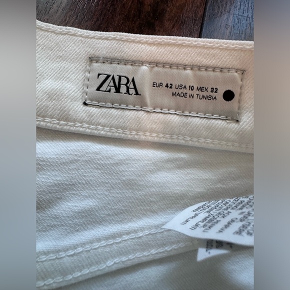 ZARA slim fit cropped bootcut high rise jeans in white size 10 **Damaged** - Picture 4 of 7